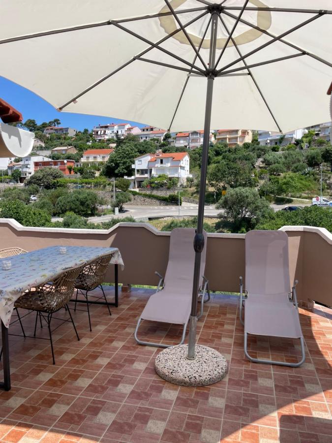Appartement Penthouse Damjan à Banjol Extérieur photo